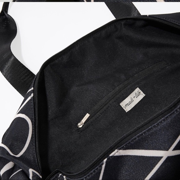 Mali & Lili Abstract Weekender Duffle - Picture 5 of 9